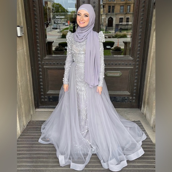 Della couture gown - Picture 3 of 3